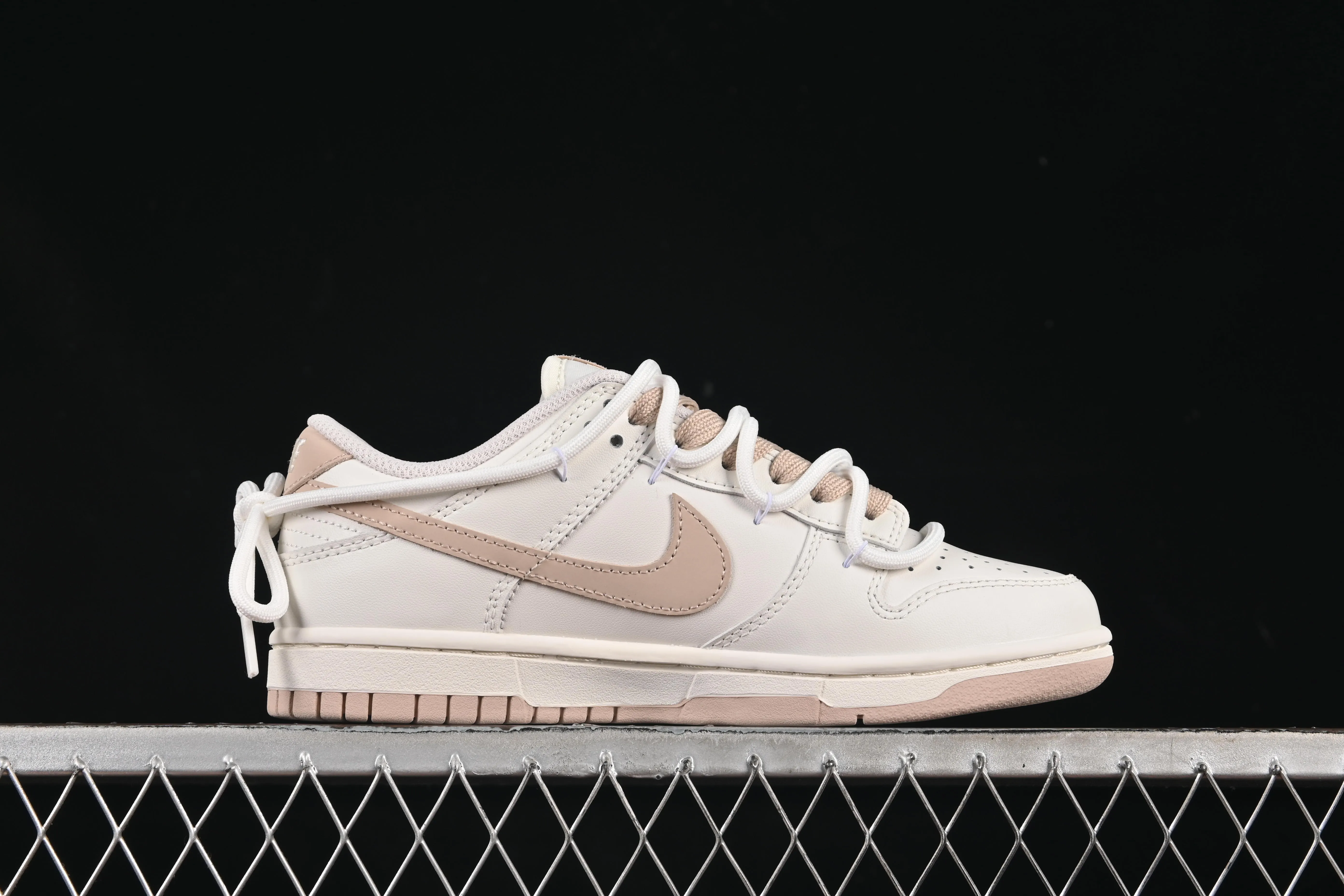 All categories Nk SB Dunk Series Nk SB Dunk Low High-end customized low-top sneakers Nike SB Dunk Low "Just Do it" straps Anniversary high-end customized low-top casual sneakers WG0510-070